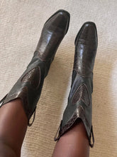 Load image into Gallery viewer, cowboy boots w. heart details
