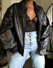 Load image into Gallery viewer, vintage leather bomber (M)
