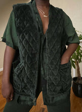 Load image into Gallery viewer, emerald velour quilted vest
