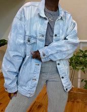 Load image into Gallery viewer, bleached vintage levis denim jacket
