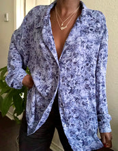 Load image into Gallery viewer, blue floral blouse
