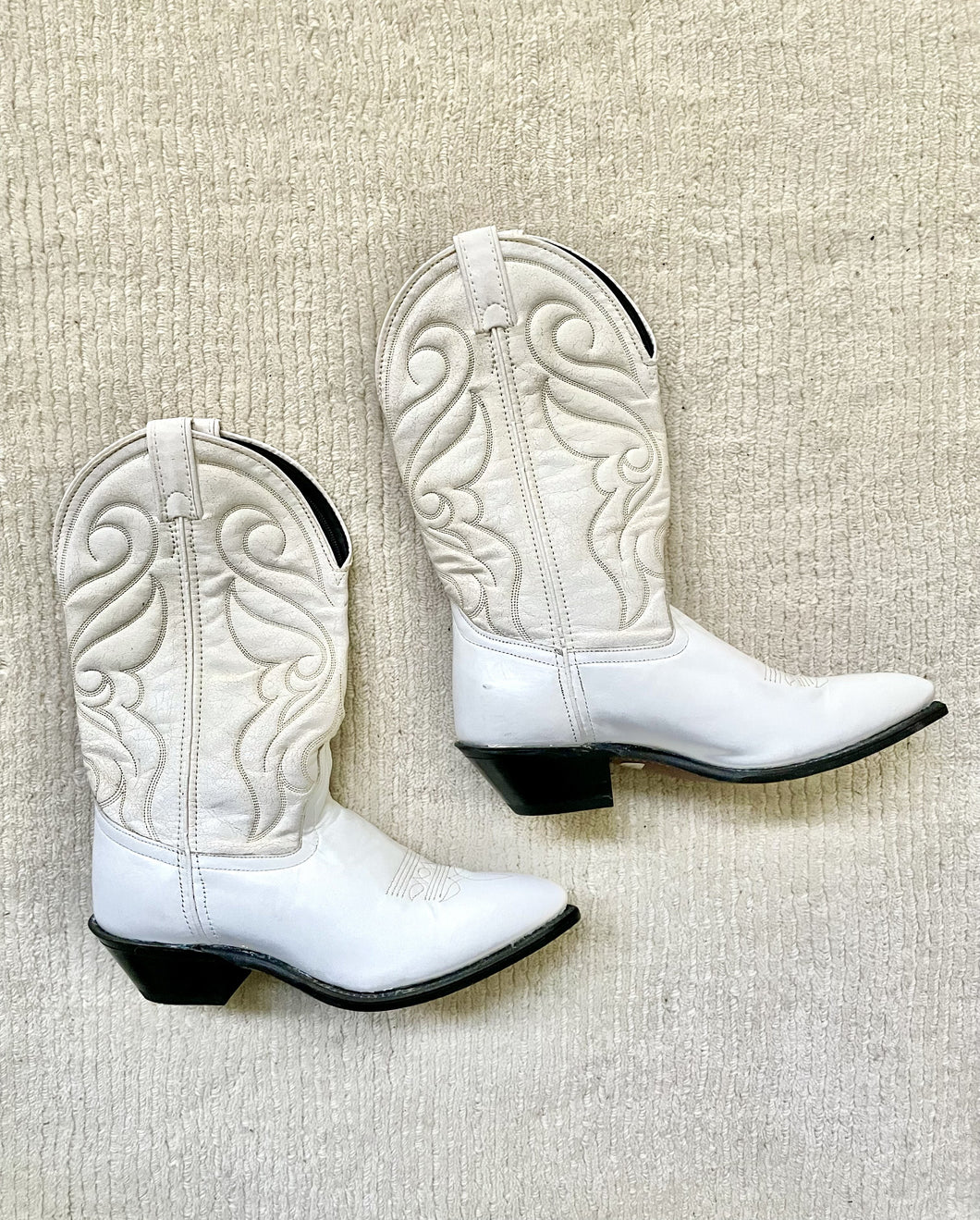 vintage white & cream cowboy boots