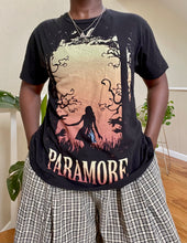 Load image into Gallery viewer, paramore band tee

